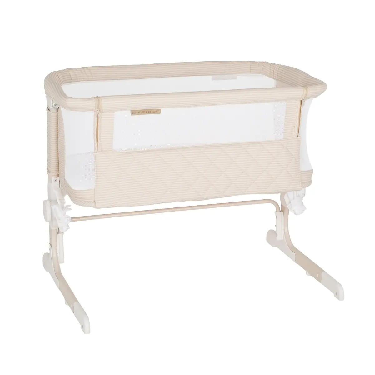 Beside Me™ Dreamer Bassinet & Bedside Sleeper 1