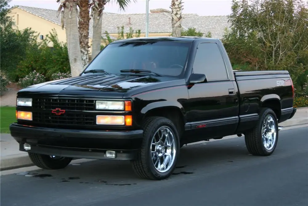 Black Side Body Trim Molding For Use On 1992-1998 Chevy Suburban - 2.5" Wide 2